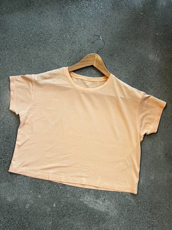 lululemon athletica Tops - Lululemon Peach Cates Crop Tee Small